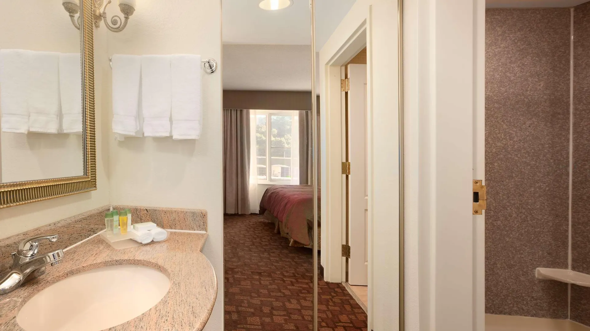Homewood Suites By Hilton Edgewater-Nyc Area Hotel Edgewater